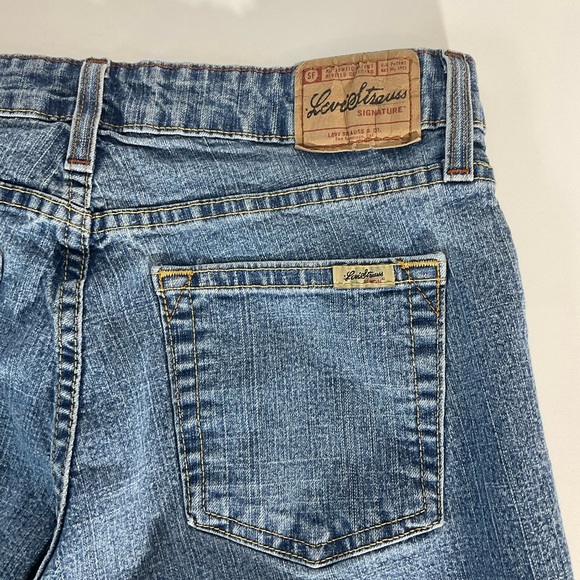 Levi’s Strauss Mid-Rise Straight Leg Misses 8 Short five pocket jeans Size 8. - Picture 11 of 15